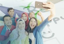 SWS SURVEY: Just 1 in 3 Filipinos ‘very happy’ in life, but 50% ‘fairly happy’ The latest Social Weather Stations survey showed that 50 percent of Filipinos are “fairly happy” with life, while 15 percent are “not very happy,” and 2 percent are “not at all happy.” INQUIRER.NET STOCK IMAGES