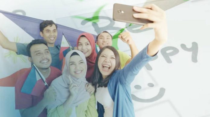 Happy The latest Social Weather Stations survey showed that 50 percent of Filipinos are “fairly happy” with life, while 15 percent are “not very happy,” and 2 percent are “not at all happy.” INQUIRER.NET STOCK IMAGES