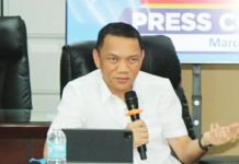 NO COLLECTION FOR GRADUATION: DepEd-6 orders WV schools to stop mandatory fees; warns ceremonies must be funded by school budgets “Sa totoo lang, maraming parents talaga ang naghihirap.’ Yung sa iba, konti lang ‘yung P10 to P20, pero malaking bagay na ‘yun sa iba… Gawin na lang nating simple ang celebration pero tatatak sa mga bata at maging inspirasyon in the next phase of their education and life,” says Department of Education Region 6 director Dr. Christito Eco.