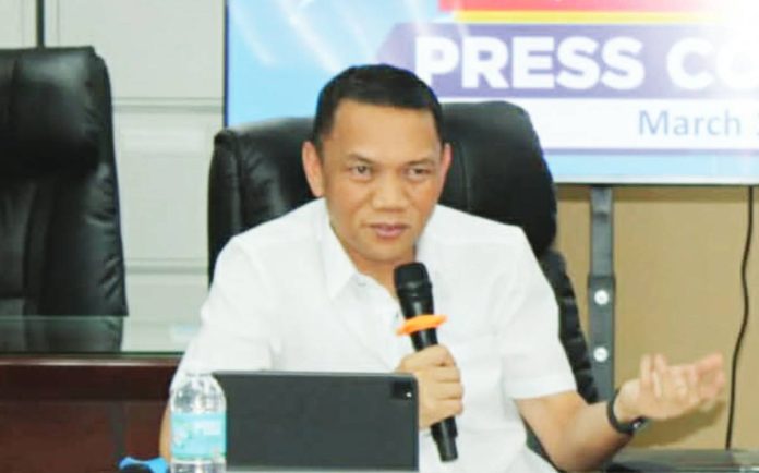 RD Christito A. Eco-- “Sa totoo lang, maraming parents talaga ang naghihirap.’ Yung sa iba, konti lang ‘yung P10 to P20, pero malaking bagay na ‘yun sa iba… Gawin na lang nating simple ang celebration pero tatatak sa mga bata at maging inspirasyon in the next phase of their education and life,” says Department of Education Region 6 director Dr. Christito Eco.
