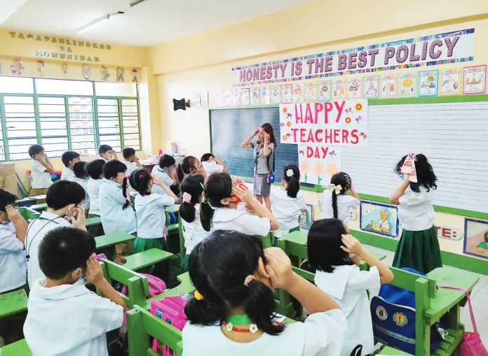 The Second Congressional Commission on Education (Edcom 2) found that testing tools, such as the Early Language, Literacy and Numeracy Assessment and the National Achievement Test, show a continuing decline in Filipino students’ literacy and numeracy, which has declined sharply from Grade 3 to Grade 12, with only 30.52 percent of Grade 3 learners deemed proficient in 2024. PNA