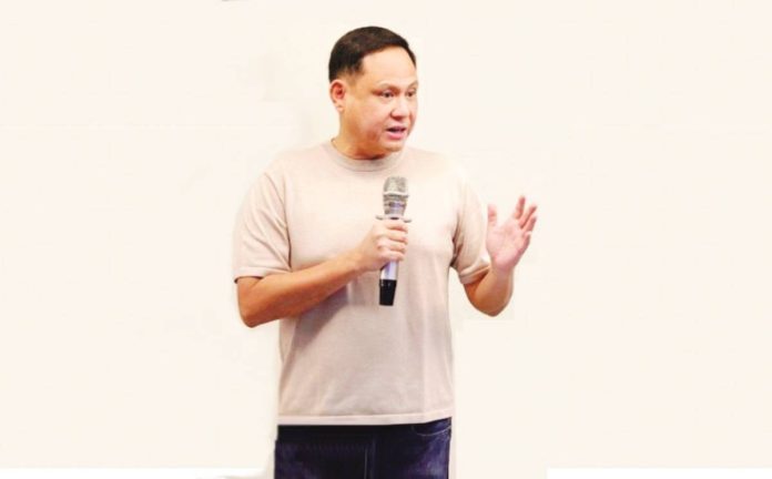 defensor Iloilo’s Gov. Arthur Defensor Jr. has ordered energy-saving protocols across residential, commercial, industrial, and transport sectors.