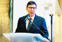 First batch of 1.04-M barrels of diesel to arrive this week – Recto "The oil diplomacy ably conducted by energy officials led by Secretary Sharon Garin has resulted in the firm order of 1.04 million barrels of diesel, with the first batch arriving this week," says Executive Secretary Ralph Recto. PNA FILE PHOTO