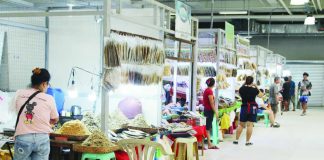 Vendors tend to their stalls at the Iloilo Central Market in Iloilo City. AJ PALCULLO/PN