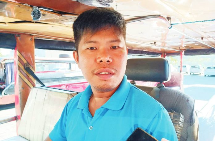 ime boundary - Joven Lapizar For jeepney driver Joven Lapizar of Mandurriao, Iloilo City, the burden is shared. “Kun panuboan na karon sang operator ang boundary, ano na lang kuhaon ka tag-iya? Sa goma pa lang daan, mahal na, sila daan ang naga-maintenance,” he explains. AJ PALCULLO/PN