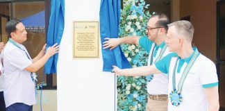 Iloilo’s Gov. Arthur Defensor Jr. (third from right) leads the unveiling of the marker for the province’s P200-million dialysis center project at the Iloilo Provincial Hospital in Pototan town on March 7, marking the start of a public-private partnership with Healthway Medical Network that will establish dialysis facilities in 13 province-run hospitals to expand access to renal care for Ilonggos. With Defensor are Healthway Medical Network president and chief executive officer Jet Peeters (first from right) and an executive from Ayala Healthcare Holdings Inc. PHOTO FROM BALITA HALIN SA KAPITOLYO