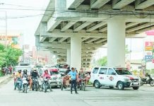 NO NEW CRACKS FOUND: Ungka Flyover withstands magnitude 4.8 earthquake, remains safe – DPWH engineers Motorists pass beneath the Ungka Flyover in Barangay Ungka II, Pavia, Iloilo as traffic flows normally. The Department of Public Works and Highways says its engineers found no new cracks or structural damage in the flyover after conducting a post-earthquake inspection, assuring the public that the structure remains safe for use. AJ PALCULLO/PN