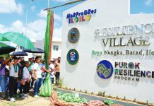 ‘RESILIENCE VILLAGE’ RISES: Iloilo Province relocates 30 high-risk families to new disaster-resilient homes in Batad Iloilo’s Gov. Arthur Defensor Jr. leads the unveiling of the “Resilience Village” marker in Brgy. Nangka, Batad, formally turning over permanent housing units to families relocated from a landslide-prone area under the province’s Purok Resilience Program. PHOTO FROM BALITA HALIN SA KAPITOLYO