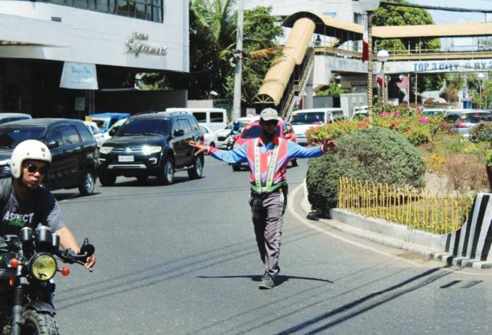 The Iloilo City Traffic and Transportation Management Office (ICTTMO) confirmed it will again implement the annual program aimed at reducing heat exposure among traffic personnel, particularly those with underlying health conditions who are more vulnerable to extreme heat. PN FILE
