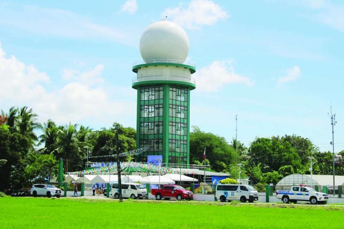 neljoy_radar_(1)_copy_compressed_resized The newly inaugurated Department of Science and Technology – Philippine Atmospheric, Geophysical and Astronomical Services Administration Iloilo Doppler Radar Facility in Barangay Buntatala, Jaro, Iloilo City strengthens weather monitoring in Western Visayas with advanced radar technology capable of tracking storms up to 480 kilometers away. AJ PALCULLO/PN