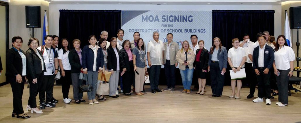 PAGCOR Chairman and CEO Alejandro H. Tengco and Education Secretary Sonny Angara (center) join Department of Education and local government unit representatives during the signing of the Memorandum of Agreement for PAGCOR’s school building project on March 25 at the PAGCOR corporate office in Pasay City.