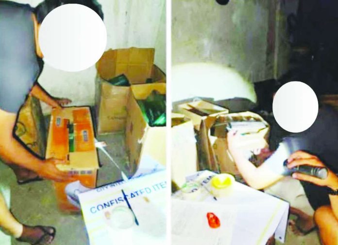 smuggled_cigarettes_compressed_resized Operatives of the City Intelligence Unit (CIU) of the Bacolod City Police Office recovered an estimated P519,000 worth of alleged smuggled cigarettes from an abandoned house in Florence Ville Subdivision, Barangay Pahanocoy, Bacolod City on March 2. PIO-BCPO PHOTO