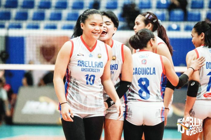 Moming Padillon delivers key points as Arellano University fends off Emilio Aguinaldo College in a four-set victory during the NCAA Season 101 women’s volleyball tournament at the San Andres Sports Complex. NCAA PHOTO