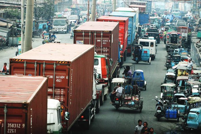 truckers limit The Alliance of Concerned Truck Owners and Organizations said many truck operators are now opting not to travel because the high cost of fuel requires larger capital to complete a single trip. It added that some truckers are having difficulty refueling, as certain gasoline stations have begun limiting diesel purchases. PHOTO COURTESY OF GMA NEWS ONLINE