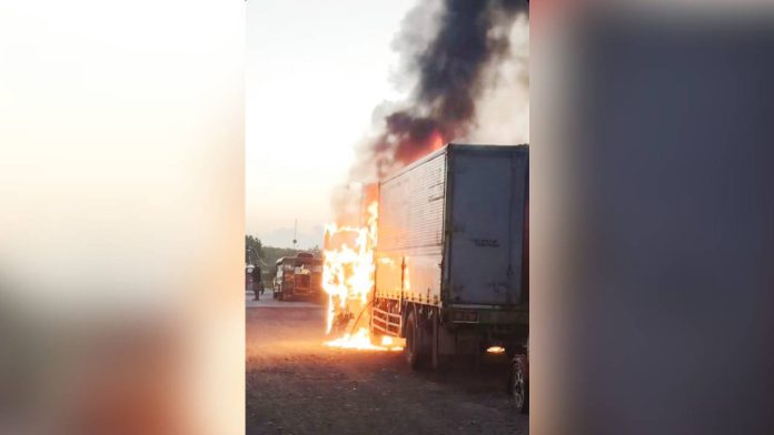 zarraga wingvan Fire struck a parked wing van in Barangay Inagdangan Centro, Zarraga, Iloilo, early Sunday morning, March 15, 2026, killing a 19-year-old male student trapped in the passenger seat. SCREENGRABBEDFROM JUNE ASENJO FACEBOOK VIDEO