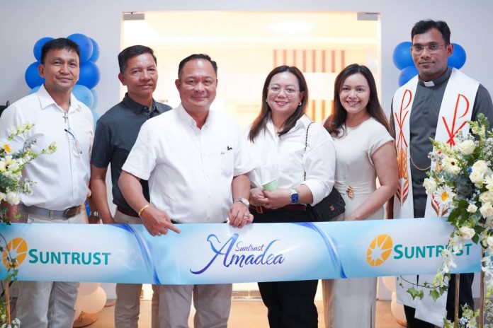 AMADEA BLESSING_PHOTO 1 Suntrust Executives, sales leader, and partners