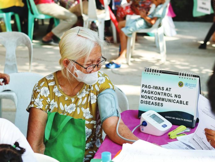 Residents of Hamtic, Antique availed themselves of free medical services during the PuroKalusugan Grand Health Caravan at the Guintas Covered Gym on March 24, led by the Department of Health Western Visayas in partnership with local stakeholders. DOH-WV CHD PHOTO