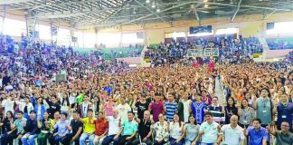 Around 2,774 scholars from across Capiz gathered at the Capiz Gymnasium in Roxas City on April 25, 2026, to receive financial assistance under the CAPIS program, with beneficiaries coming from both the first and second districts and enrolled in public and private schools. RADYO MARAGTAS PHOTO