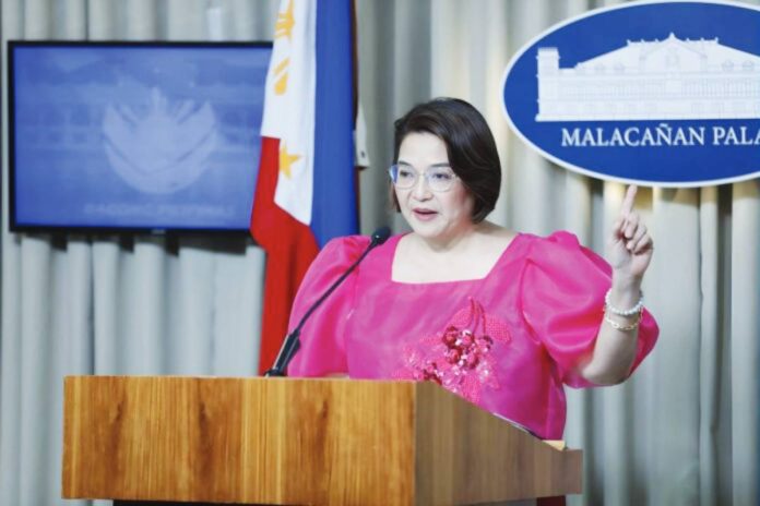 PBBM FEATURED PIX - 209 Palace Press Officer Undersecretary Claire Castro says the Marcos administration remains firm in its anti-corruption campaign, emphasizing that accountability efforts continue. “Wala pong natutulog pagdating sa pag-iimbestiga sa flood control projects,” she stresses.