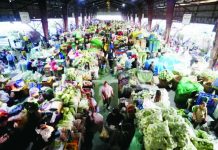 STILL REASONABLE: Food prices remain stable despite hike in input costs The Department of Agriculture’s price monitoring in various markets shows food prices relatively stable despite higher farm input costs. INQUIRER/ MARIANNE BERMUDEZ