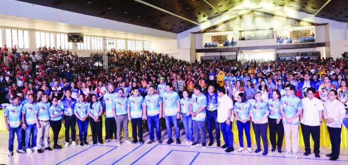 Roxas_nat'l_festival_compressed_resized Delegates from 18 regions participated in the opening parade of the National Festival of Talents 2026 on April 19 at the Dinggoy Roxas Civic Center in Roxas City, marking the start of a four-day celebration of student excellence, creativity, and cultural pride. DEPED-VI PHOTO