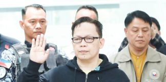 Ramil Madriaga, who identified himself as a former aide of Vice President Sara Duterte-Carpio, testifies against her in the impeachment proceedings by the Committee on Justice on Tuesday. PHOTO BY MICHAEL VARCAS/THE PHILIPPINE STAR