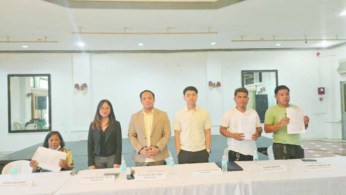 Vallacar_workers_case_compressed_resized Atty. Dino De Leon joined 42 former employees of Vallacar Transit, Inc. as they filed criminal complaints before the Bacolod City Prosecutor’s Office against company officials.