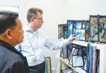 ILOILO CITY IN GLOBAL TOP 20 CITIES TOWARDS ZERO WASTE WASTE-REDUCTION HUB. European Union Ambassador Massimo Santoro recently visited Iloilo City’s Repair Hub, where the City General Services Office led by Engr. Neil Ravena showcased the city’s waste-reduction initiatives, including the Rezbin prototype. Supported by the EU-PH Green Economy Partnership, the facility is among the city’s key initiatives promoting circular economy practices by repairing and refurbishing government furniture while advancing sustainable, climate-resilient local systems.