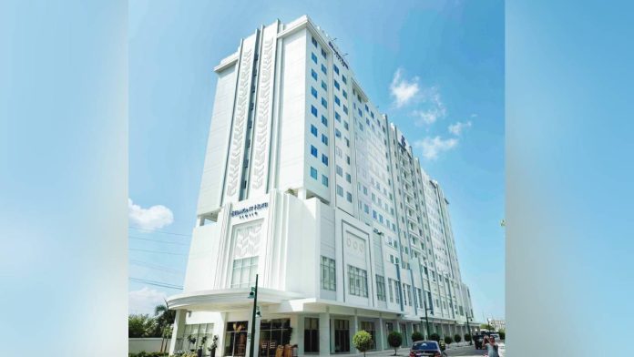 The 12-story Belmont Hotel Iloilo – Megaworld’s third hotel development within the 72-hectare Iloilo Business Park in Iloilo City – features 405 elegantly curated rooms in varying layouts.
