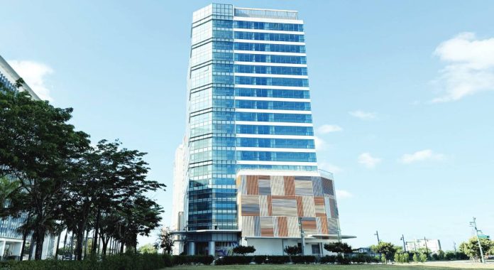 ibp Towering along Megaworld Boulevard, the International Corporate Plaza offers a variety of office spaces for sale, complemented by an array of topnotch amenities, that make it the ideal new address for businesses wanting to grow and thrive in Western Visayas.
