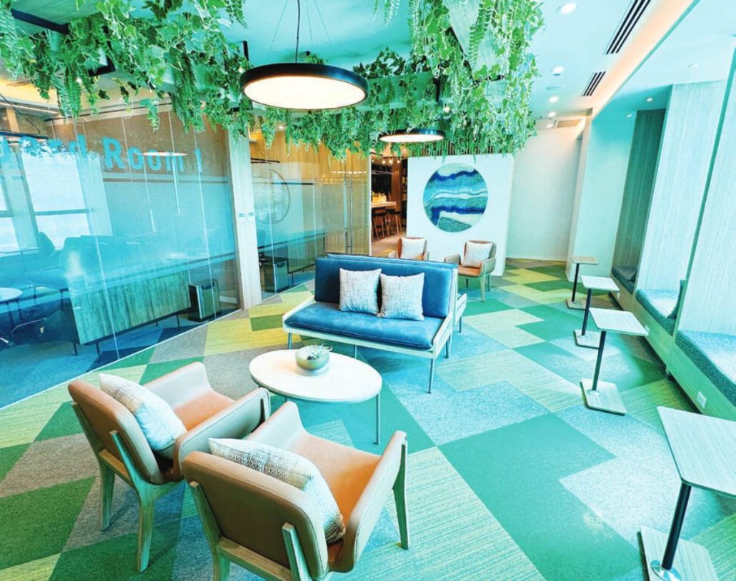 Tenants of International Corporate Plaza enjoy a host of generous facilities that have never been seen before in any office building in the region, including its very own executive lounge.