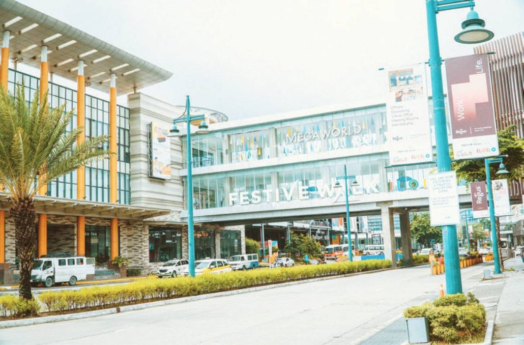 Dubbed as the most beautiful mall in Western Visayas, Festive Walk Mall brings together an exciting lineup of restaurants and shops that promise a must-experience lifestyle for those living and working in Iloilo Business Park.