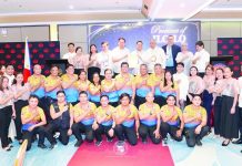 Iloilo sweeps regional disaster risk reduction awards; 31 local gov’ts LGUs cited for resilience Iloilo’s Gov. Arthur Defensor Jr., joined by Provincial Board member Rolando Distura and Provincial Disaster Risk Reduction and Management Office chief Cornelio Salinas, leads frontliners in receiving the province’s Gold Award for outstanding disaster resilience initiatives from Office of Civil Defense administrator Undersecretary Harold Cabreros and OCD Region 6 Director Raul Fernandez during the Regional Disaster Risk Reduction Management Assessment Recognition Ceremony. PHOTO FROM BALITA HALIN SA KAPITOLYO