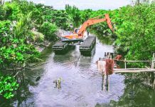 32 flood-prone families to leave Oton’s Batiano River hazard zone An amphibious excavator is deployed by the Department of Public Works and Highways – Region 6 to carry out clearing and desilting operations along the Batiano River in Oton, Iloilo on April 28, 2026. The activity forms part of the agency’s “Oplan Kontra Baha” campaign aimed at unclogging waterways and reducing flood risks ahead of the rainy season. PHOTO FROM DPWH-6