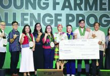 WV young farmers win big in national agri tilt AWARD-WINNING AGRIPRENEUR. Joy C. Saban of Lambunao, Iloilo, representing Banana Kingdom Food Products, receives her award and P300,000 cash prize after placing 3rd in the Start-Up Component (Food Processing Category) of the Young Farmers Challenge Program Season 5 National Pitching Competition in Iloilo City. DA-6