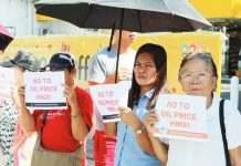 PROTEST VS FUEL HIKE. Members of the No to Oil Price Hike Coalition and allied transport groups stage a demonstration in Iloilo City, calling on the government to take urgent action against the continuing surge in fuel prices that is straining the livelihood of drivers and burdening commuters. AJ PALCULLO/PN