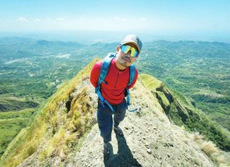 Renan Vincent Vicente at Sansanan Peak, Barangay Bagay, Igbaras, Iloilo