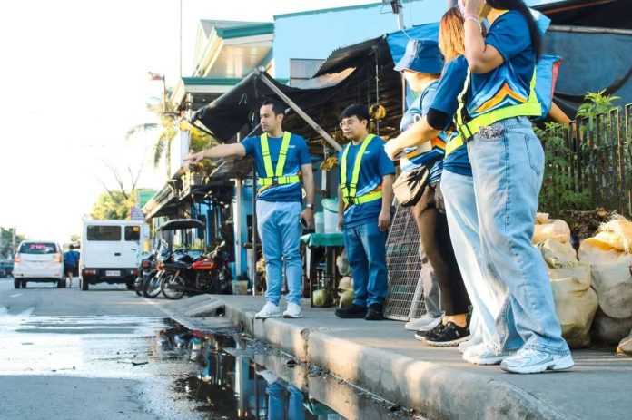 Metro Pacific Iloilo Water’s Bantay Linya initiative puts management face-to-face with customers in Mandurriao, Iloilo City — meters checked, leaks flagged, and programs explained.