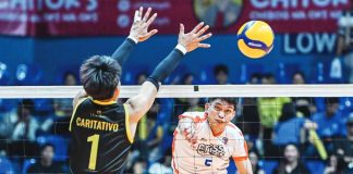 Criss Cross King Crunchers’ Jude Garcia scores against the defense of Savouge Spin Doctors’ Shawie Caritativo. SPIKERS’ TURF PHOTO