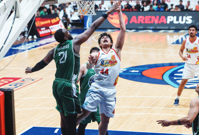 Capiznon Christian Manaytay of Rain or Shine Elasto Painters goes up for a shot against Terrafirma Dyip's Ali Mubashar. PBA PHOTO