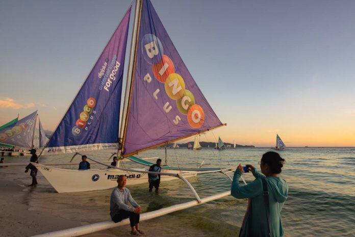 BP x Boracay paraw boats (5) BingoPlus sails through Boracay on paraw boats