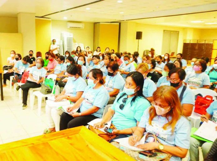 Bacolod_BNS_allowance_resized_compressed_resized The Sangguniang Panlungsod of Bacolod is pushing for an increase in Barangay Nutrition Scholars’ (BNS) monthly allowance in recognition of their vital role in delivering grassroots health and nutrition services. BCCO PHOTO
