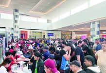 DSWD releases aid to over 3,000 TNVS, delivery drivers; payout concerns clarified Thousands of TNVS and delivery drivers lined up at SM City Bacolod during the distribution of Cash Relief Assistance (CRA) by the Department of Social Welfare and Development (DSWD) on May 28. More than 3,000 beneficiaries are set to receive financial aid intended to help drivers cope with rising fuel costs and daily operational expenses. MAE SINGUAY/PN