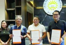 Bacolod allocates P17.3M for Palaro delegates, inks MOA for Batang Pinoy 2026 Bacolod City Mayor Greg Gasataya and Schools Division Superintendent Dennis Develos showed the signed memorandum of agreement for the release of P17.3 million in financial assistance for the city’s 2026 Palarong Pambansa contingent at the Mayor’s Office on May 8. BCCO PHOTO