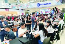 DOLE, Bacolod City gov’t lead massive Labor Day job fair Job seekers crowded the main atrium of SM City Bacolod on May 1, 2026, as they explored employment opportunities during the Labor Day job fair organized by DOLE-NIR and the Bacolod City Government. MAE SINGUAY/PN