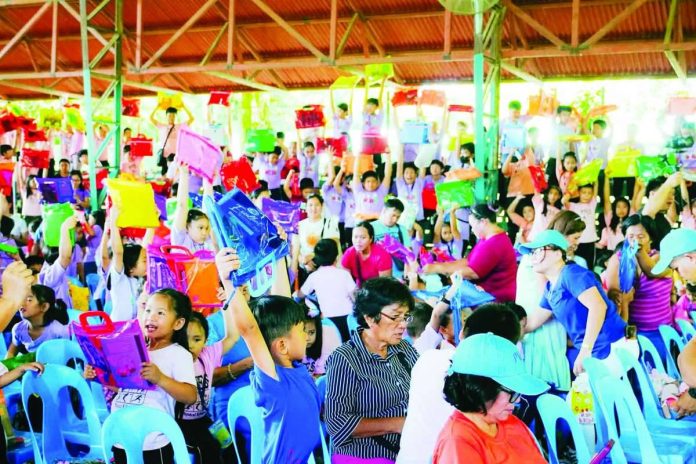 Bacolod_school_supplies_compressed_resized Nearly 70,000 learners received free school supplies during School Year 2025–2026 through the Bacolod City government’s education support program led by Mayor Greg Gasataya. For School Year 2026–2027, the city will expand the initiative to include secondary public school students, providing free school essentials to a broader group of beneficiaries. BCCO PHOTO