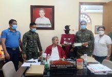 Gov. Fredenil Castro handed over financial assistance to a former rebel from Tapaz, Capiz under the Enhanced Comprehensive Local Integration Program (ECLIP) on May 21. The beneficiary received livelihood and immediate assistance grants to help facilitate his return to civilian life and support his family's reintegration into the community. RADYO MARAGTAS PHOTO