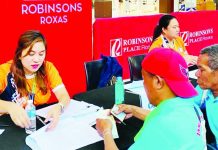 7,000 Region 6 drivers get fuel subsidy as LTFRB rushes second wave of payouts Public utility drivers in Capiz receive fuel cash subsidies from the Land Transportation Franchising and Regulatory Board during the first batch of payouts in Roxas City on May 7, 2026, as the agency continues distributing government assistance to help cushion the impact of rising fuel prices on the transport sector.
