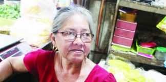 “Dapat indi lang anay madayon kay magastos. Puro pa daan kalalat-an, puro gastos. Okay lang nga parehas nga opisyal mapungko sa amon barangay,” says kakanin vendor Leonida Joaquin from Barangay Cabugao Norte, Pavia, Iloilo.