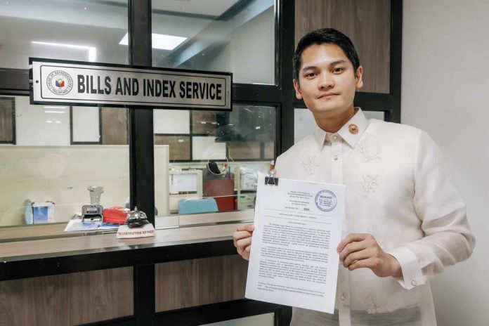 Negros_lawmaker_compressed_resized Negros Occidental Third District Rep. Javier Miguel Benitez filed House Bill No. 9088, or the Tunay na Ugnayan, Buhay, at Oportunidad sa Asukal (TUBO) Act of 2026, on May 5, seeking to amend the Sugarcane Industry Development Act of 2015. JAVI BENITEZ FB PHOTO